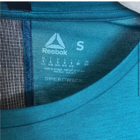 Reebok speed wick green and grey asymmetrical t shirt - Picture 6 of 6